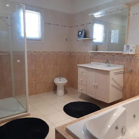 Chez Papi A Lascaux *