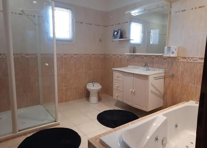 Chez Papi A Lascaux *